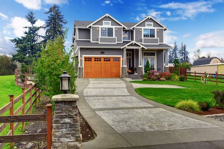 Top 3 Reasons Your Home Needs Professional Driveway Washing